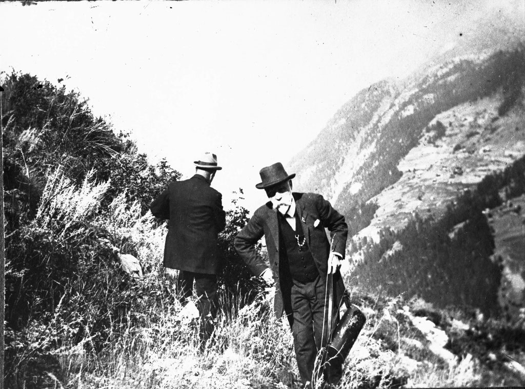 1910ca_ProfFischer_Exkursion Riederalp2