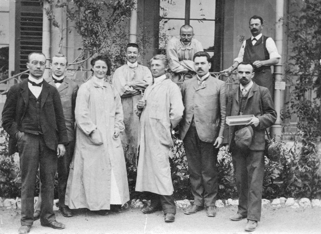 1920ca_Dr W Krieg_._Frl Ruth (Frei-)Stampfli_Prof Rytz_W Müller_Dr A Steiner-Batzer_Domaradzki_Swanov_Obergärtner Al Schenk