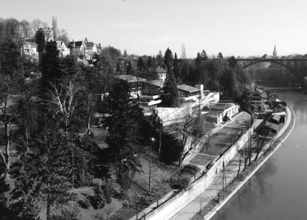 1977_Garten-von-der-Lorrainebrücke-aus